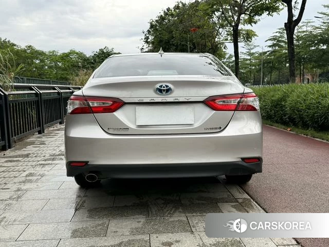 Toyota Camry 2021 Серебристо-серый из Китая, фото 2