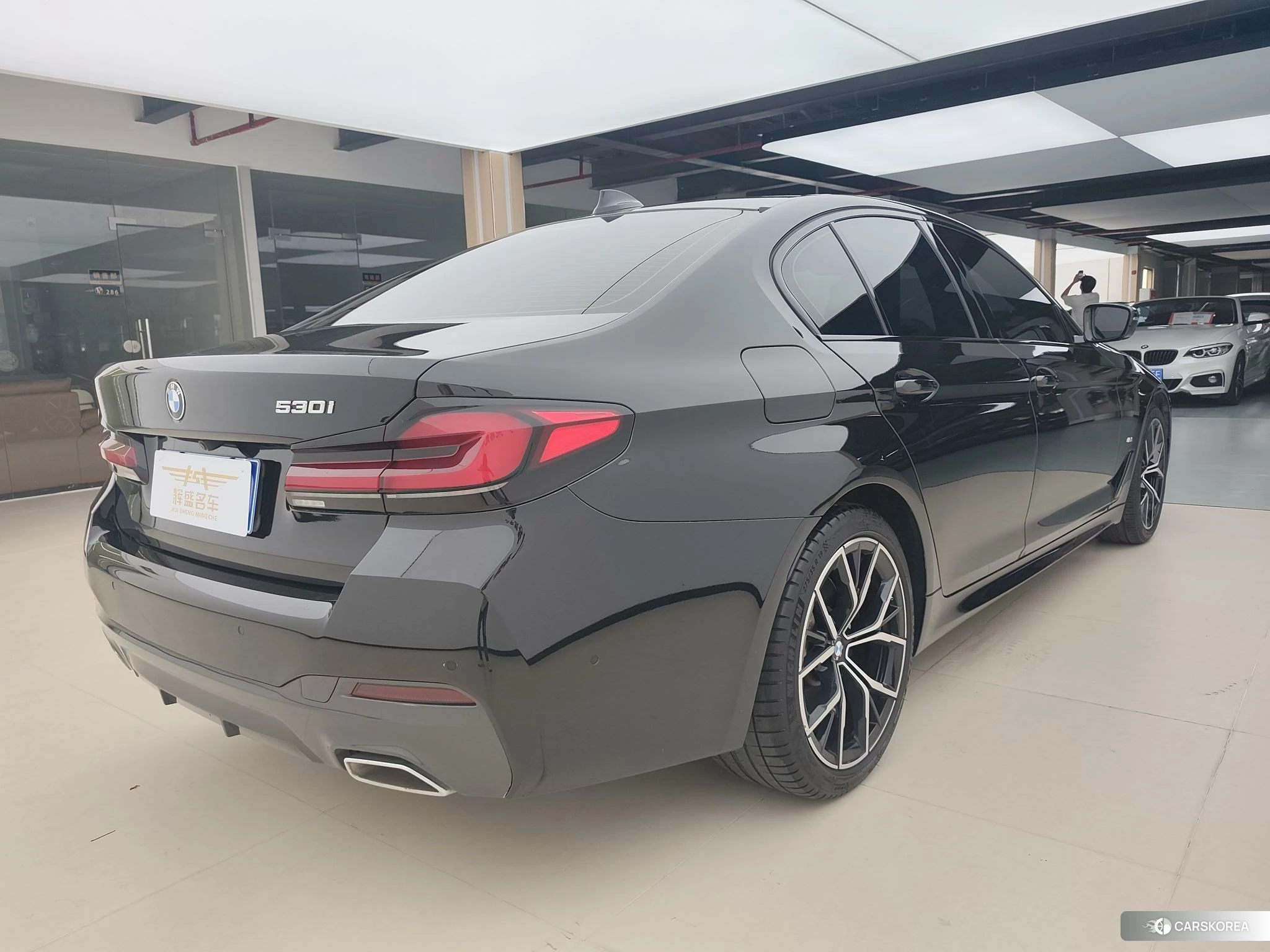 BMW 5 series (imported) 2022 Черный из Китая, фото 2