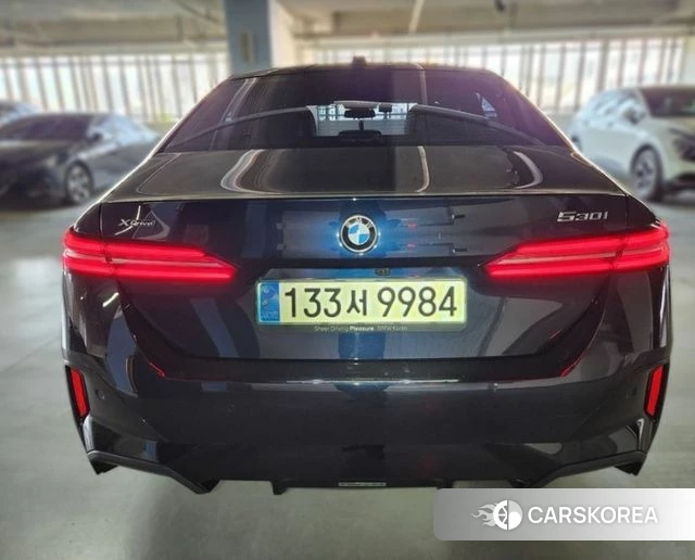 BMW 5 Series (G60) 2024 Черный из Кореи, фото 2