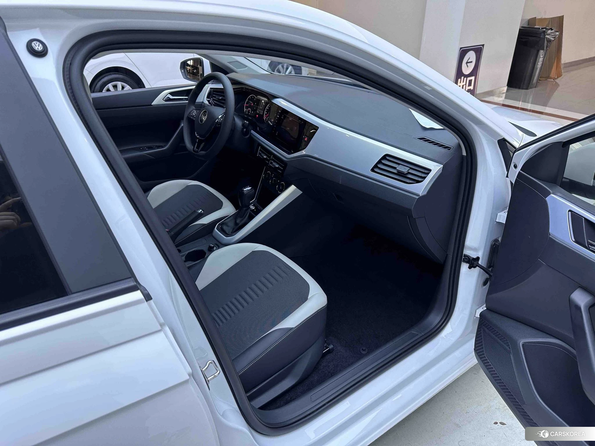 Volkswagen Polo id 4461413 из Китая 11