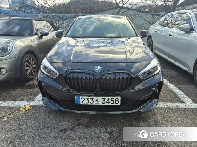 BMW 1 Series (F40) 2024 Черный из Кореи, фото 2