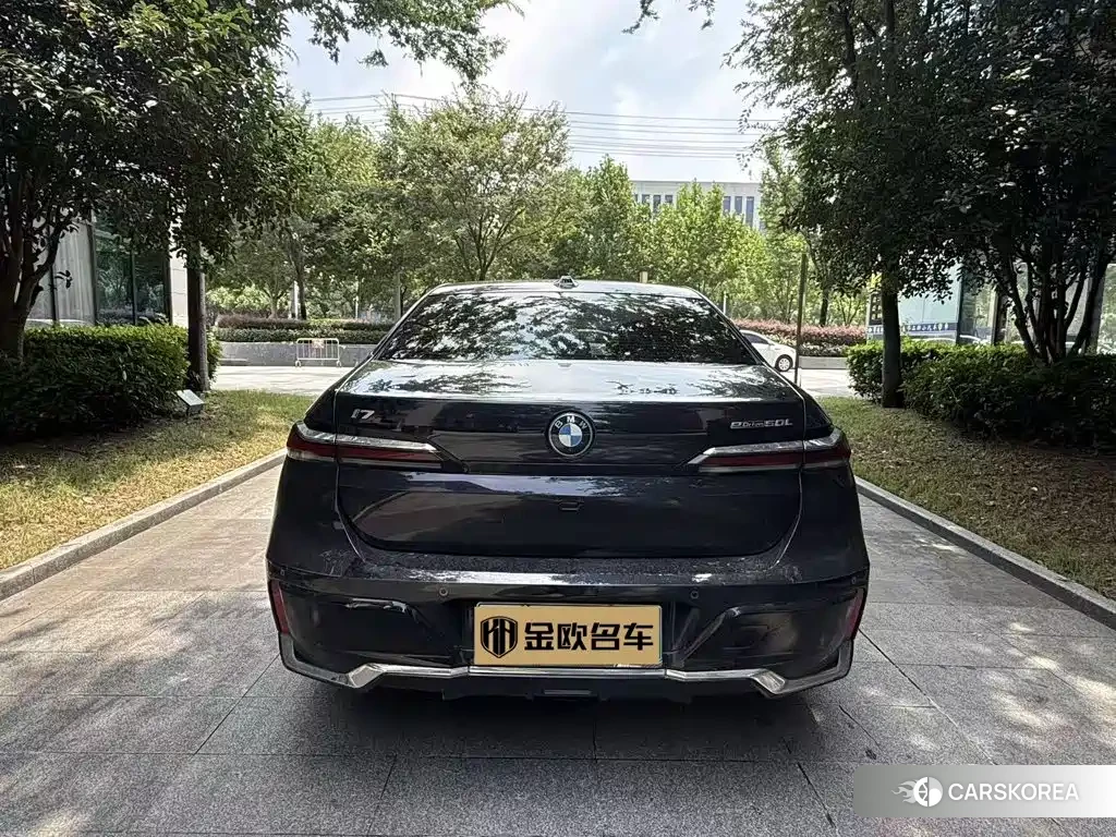 BMW i7 2025 Черный из Китая, фото 2