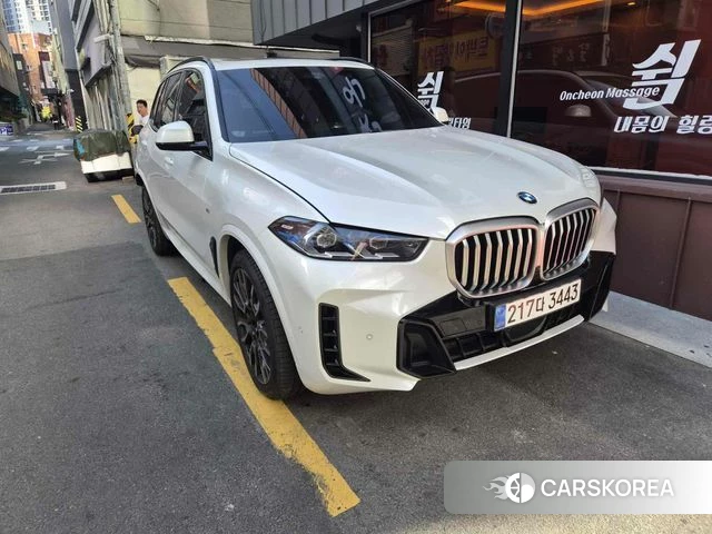 BMW X5 (G05) 2023 Белый из Кореи, фото 2
