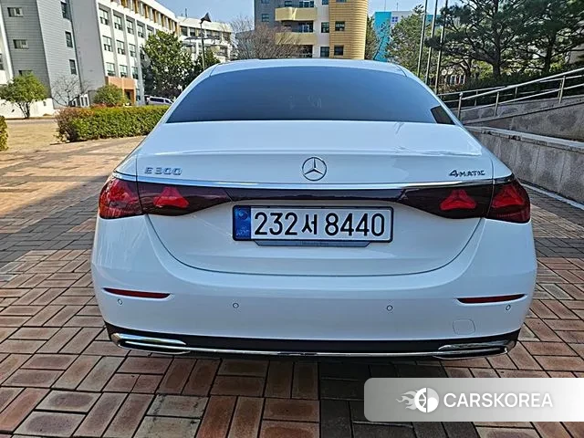 Mercedes-Benz E-Class W214 id 3739233 из Кореи 10