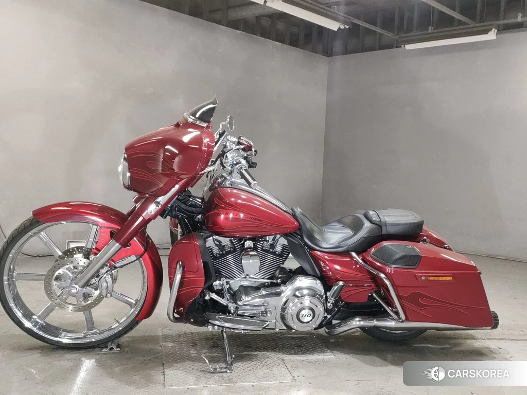 Проданный Harley-Davidson Street Glide FLHXSE1800 CVO 2016 из Японии