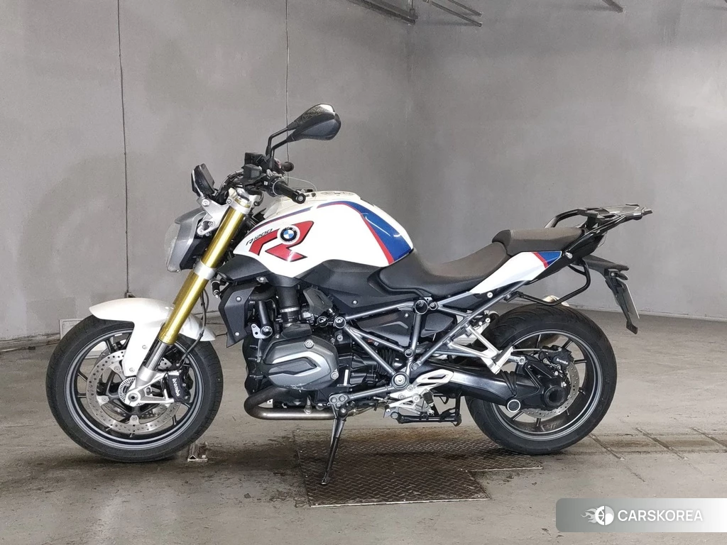 Проданный BMW R1200R 2016 из Японии