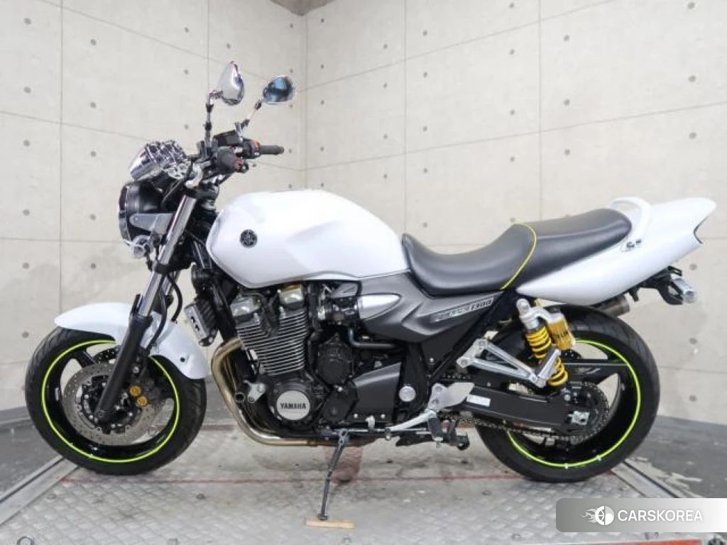 Проданный Yamaha XJR 1300 id 4162549 из Японии, фото 2