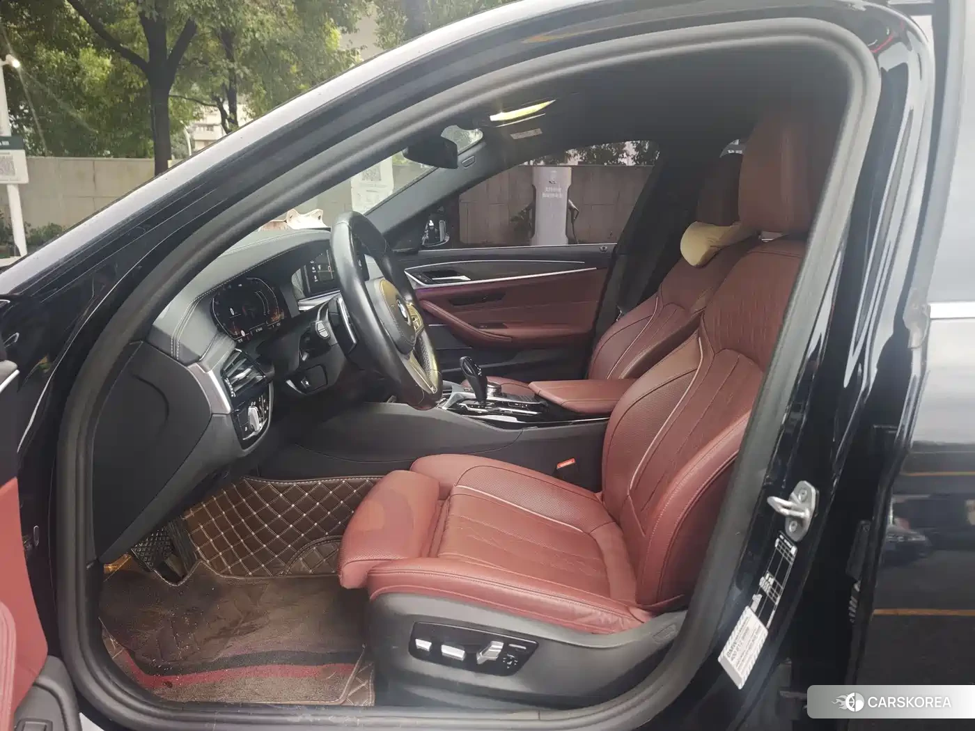 BMW 5 series 2022 Черный из Китая, фото 2