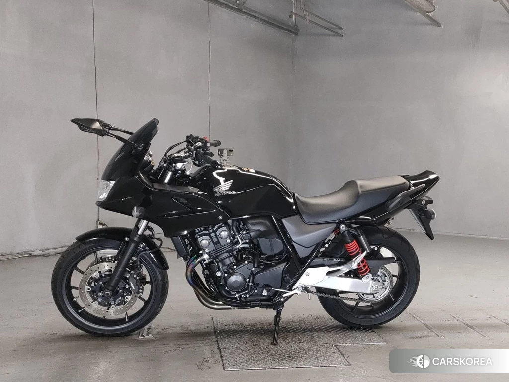 Проданный Honda CB400SF BOLDOR 2019 из Японии, фото 2
