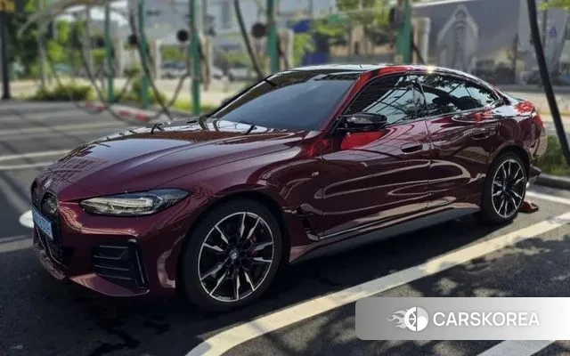 BMW i4 2023 Красный из Кореи, фото 2