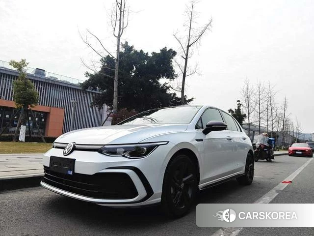 Volkswagen Golf 2025 Белый из Китая, фото 2