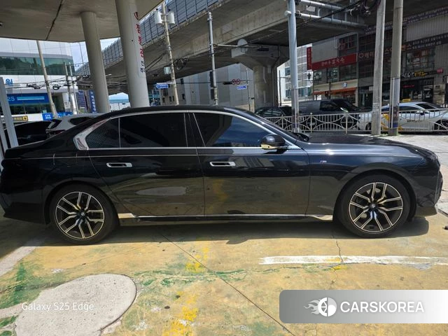 BMW 7 Series (G70) 2025 Черный из Кореи, фото 2