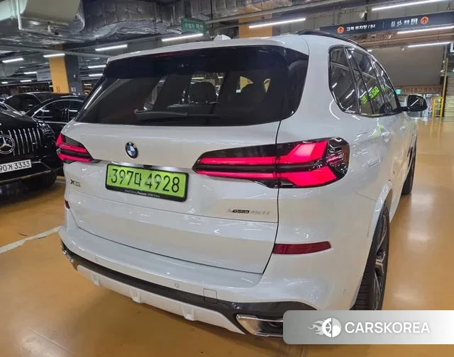 BMW X5 (G05) 2024 Жемчужный цвет из Кореи, фото 2