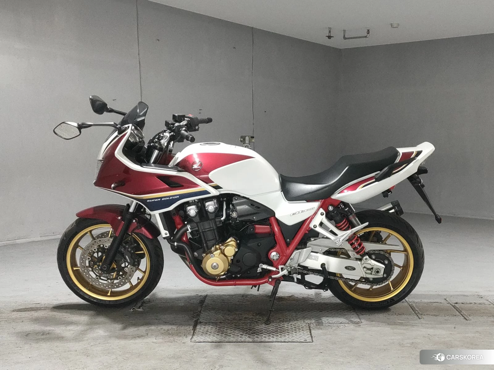 Проданный Honda CB1300SF BOLDOR 2021 из Японии, фото 2
