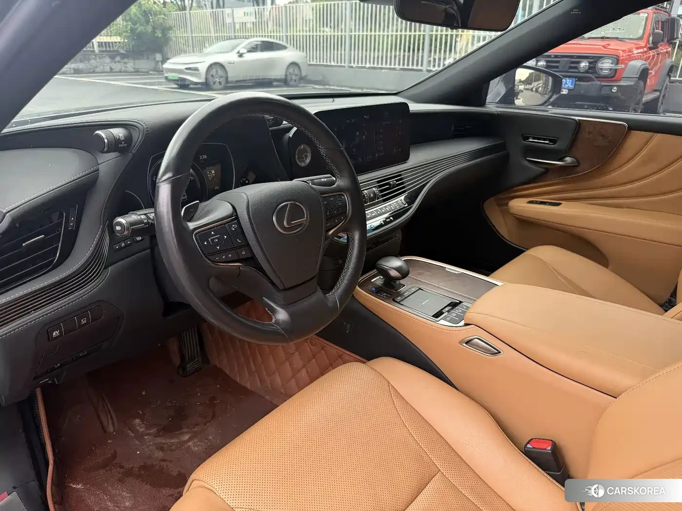 Lexus LS id 4600969 из Китая 10