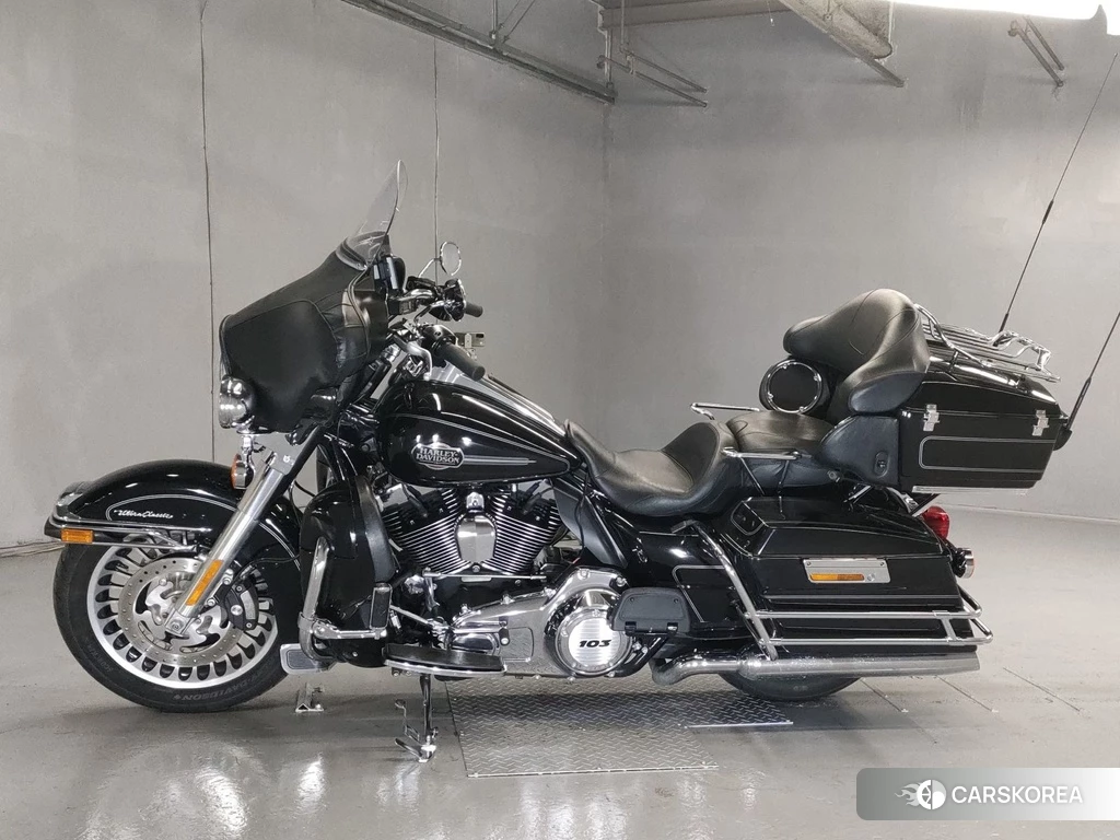 Проданный Harley-Davidson Electra Glide FLHTCU1690 2011 из Японии