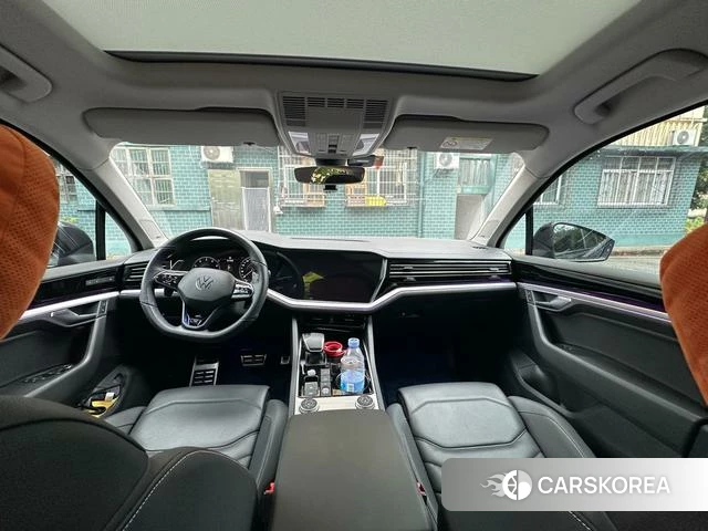 Volkswagen Touareg 2021 Черный из Китая, фото 2