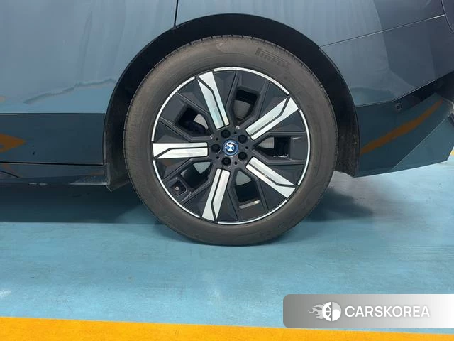 BMW iX id 3993576 из Китая 12