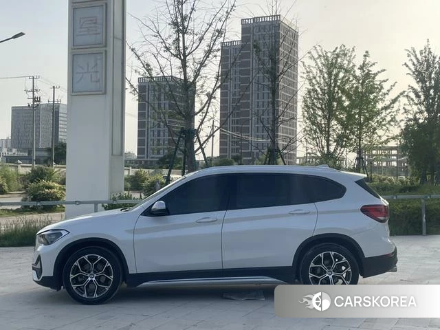 BMW X1 2022 Белый из Китая, фото 2