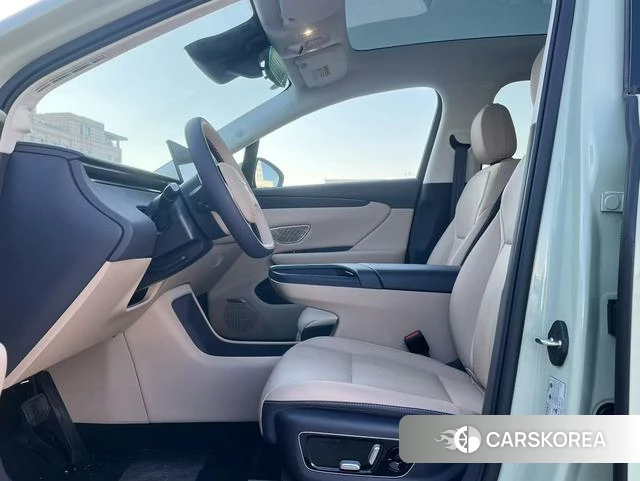 Red flag Tiangong 06 2026 Серебристо-серый из Китая, фото 2