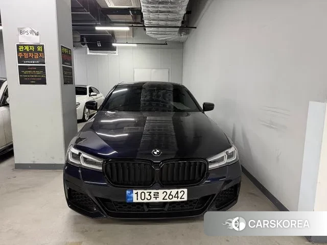 BMW 5 Series (G30) 2022 Черный из Кореи, фото 2