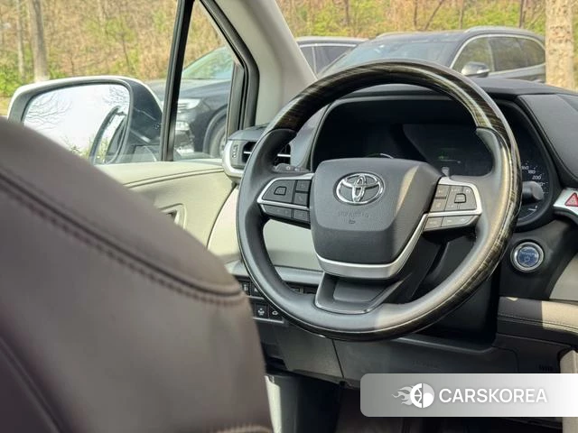 Toyota Saina id 4273634 из Китая 12