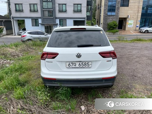 Volkswagen Tiguan second Generation 2018 Белый из Кореи, фото 2