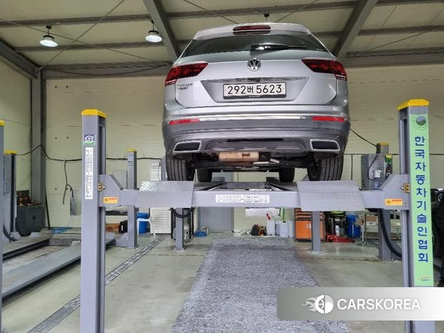 Volkswagen Tiguan Allspace 2020 Серебристо-серый из Кореи, фото 2
