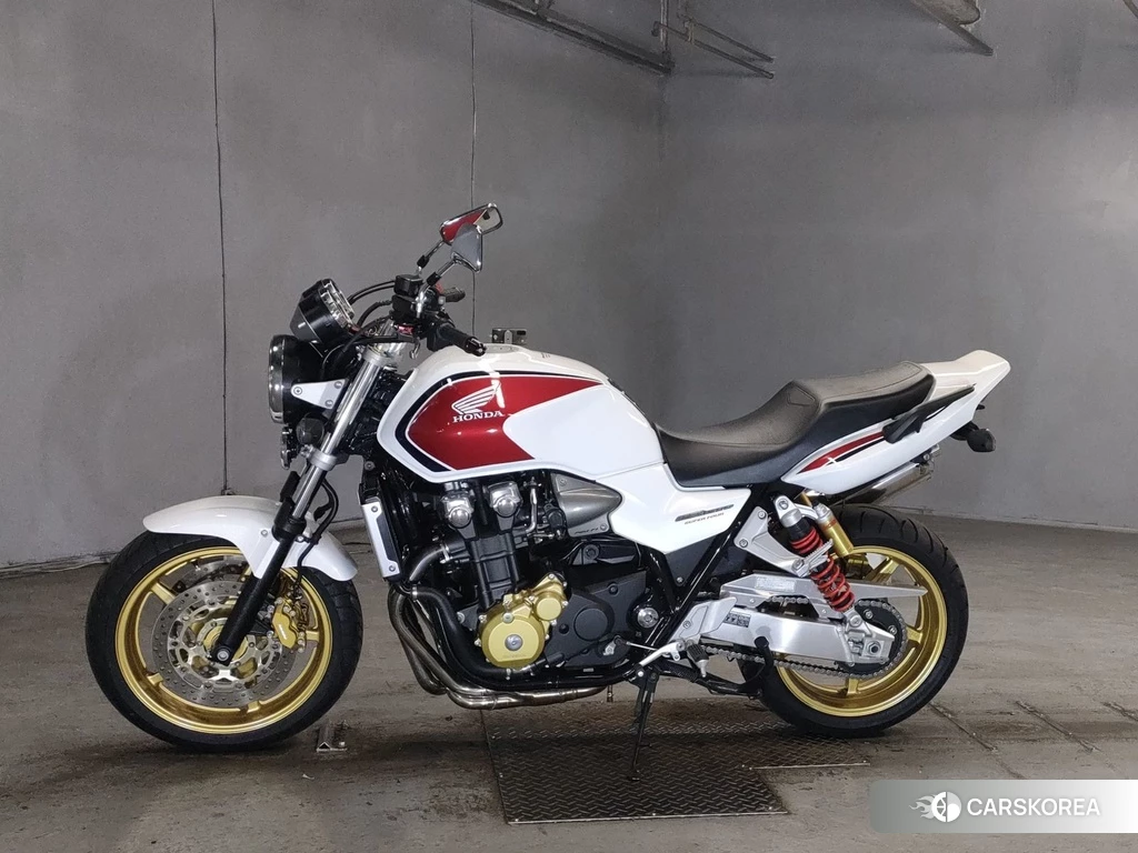 Проданный Honda CB1300SF 2012 из Японии, фото 2