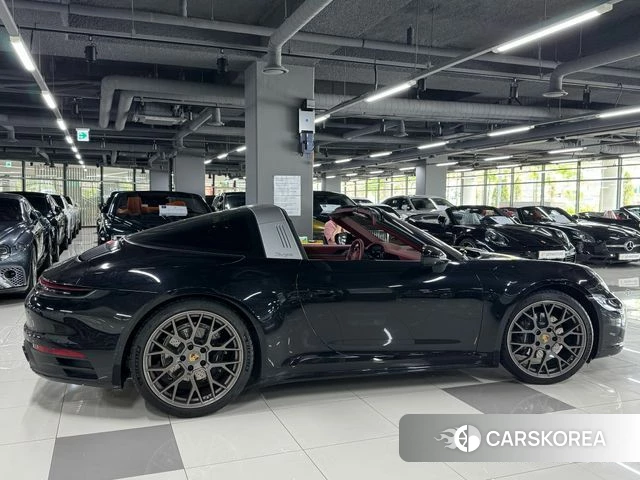 Porsche 911(992) id 4650370 из Кореи 9
