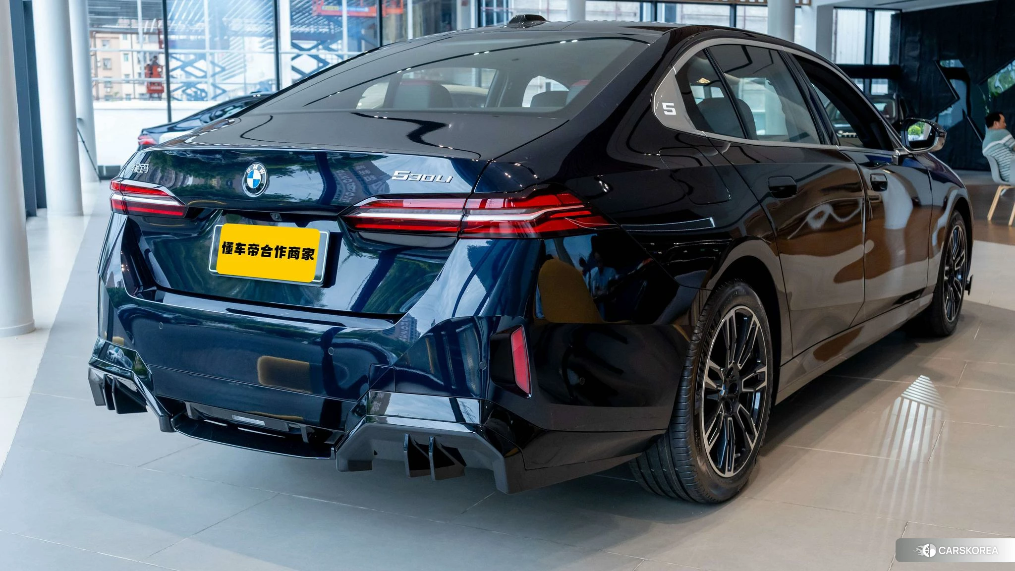 BMW 5 series 2026 Черный из Китая, фото 2