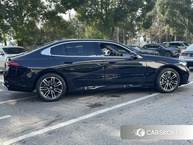 BMW 5 series 2024 Черный из Китая, фото 6