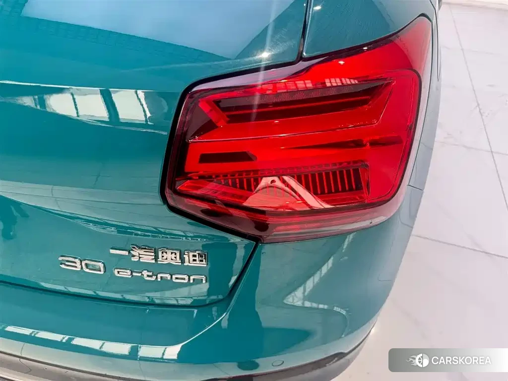 Audi Q2L id 4547438 из Китая 11