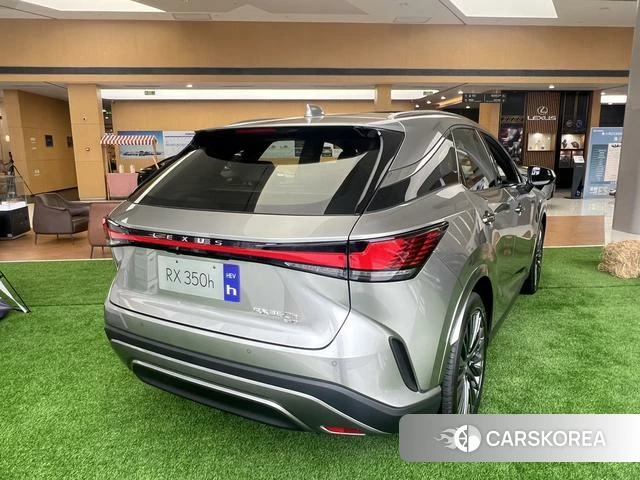 Lexus RX 2025 Серебристо-серый из Китая, фото 2