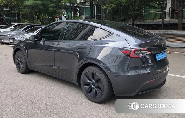 Tesla Model Y 2025 Серый из Кореи, фото 2
