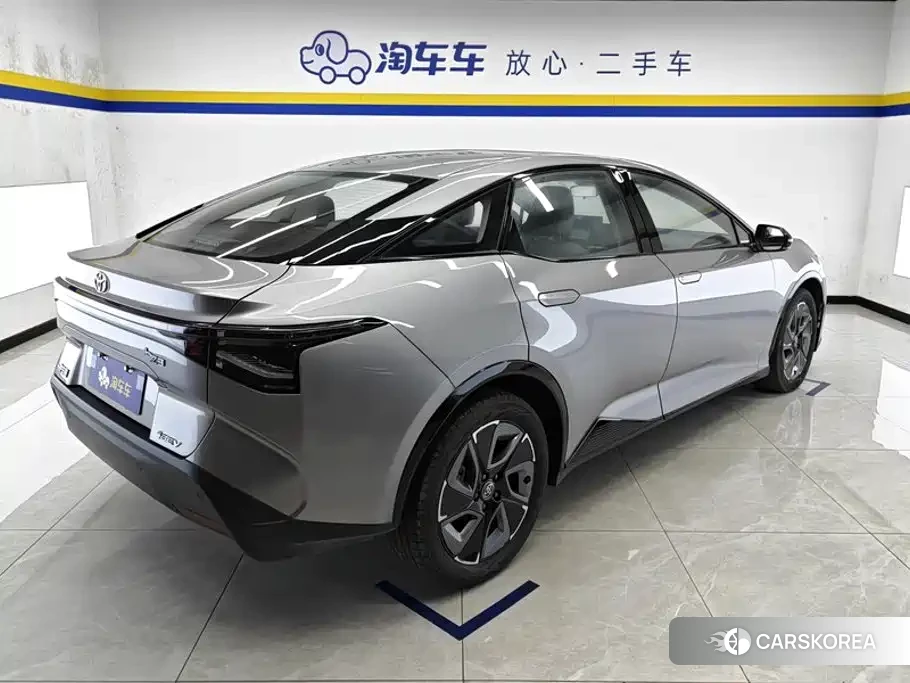 Toyota bZ3 id 4681158 из Китая 9