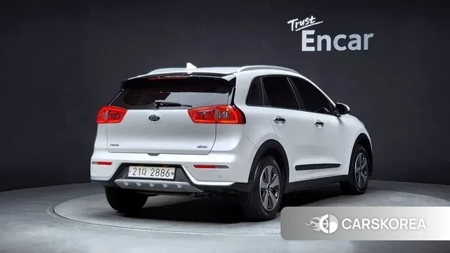 Kia Niro id 3090807 из Кореи 12