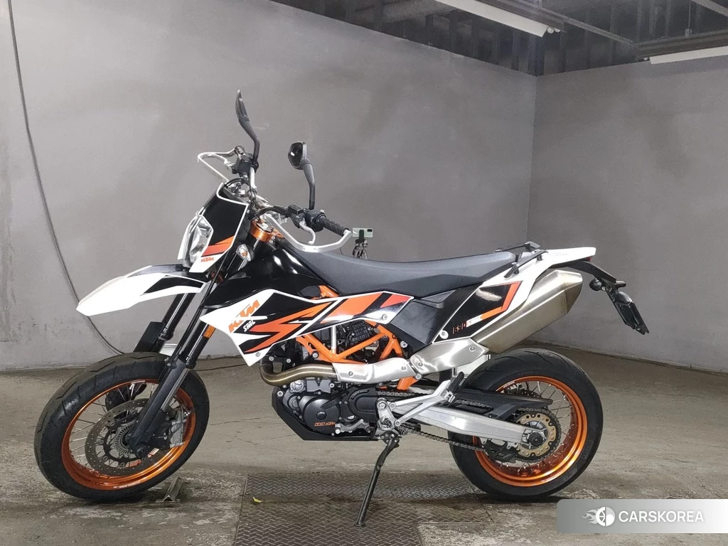 Проданный KTM 690SMC-R 2014 из Японии
