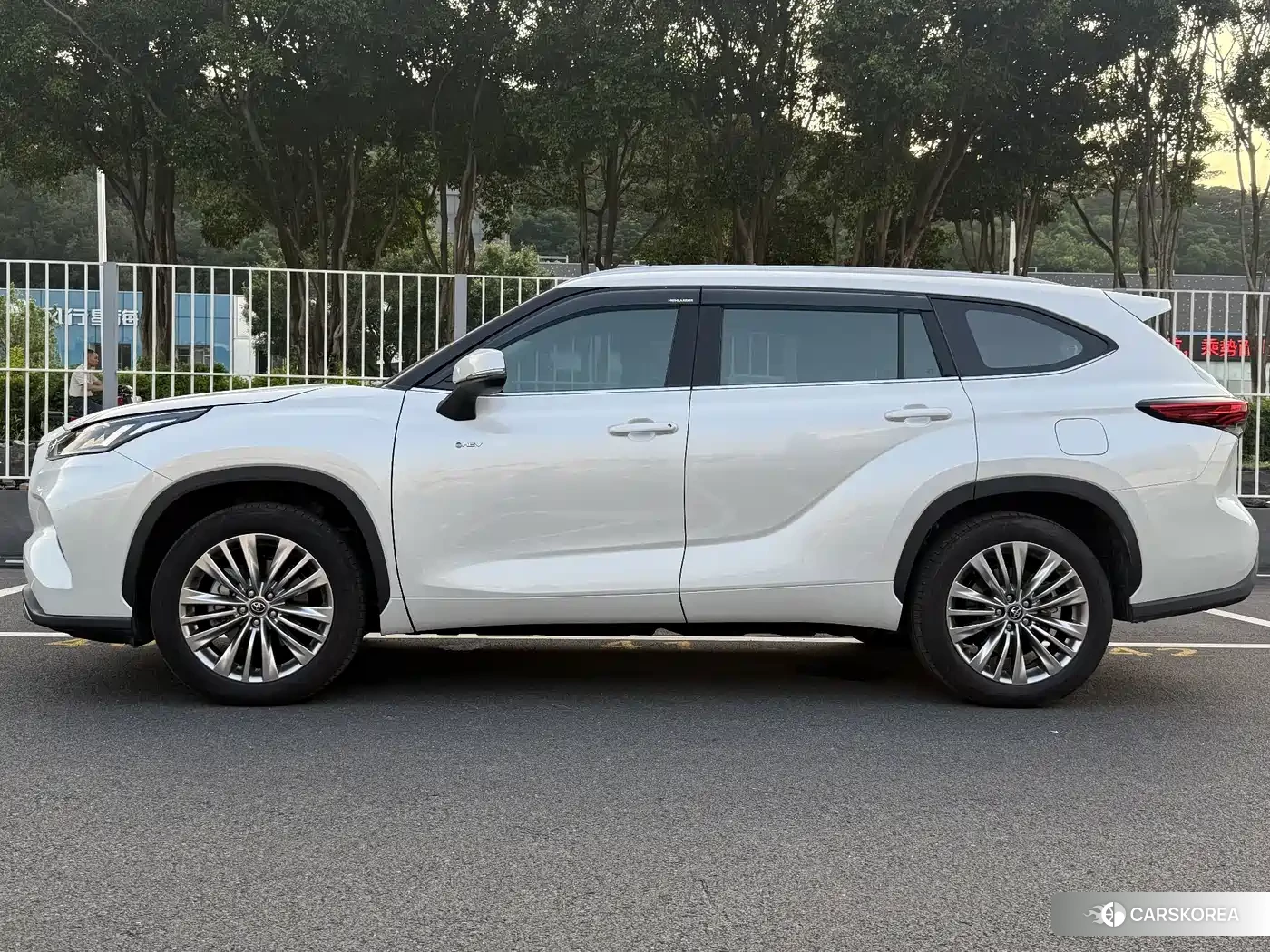 Toyota Highlander id 4628118 из Китая 8