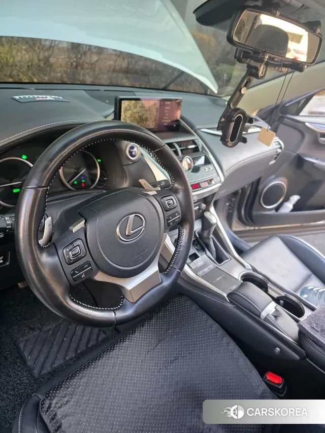 Lexus NX300h 2021 Серебристо-серый из Кореи, фото 2