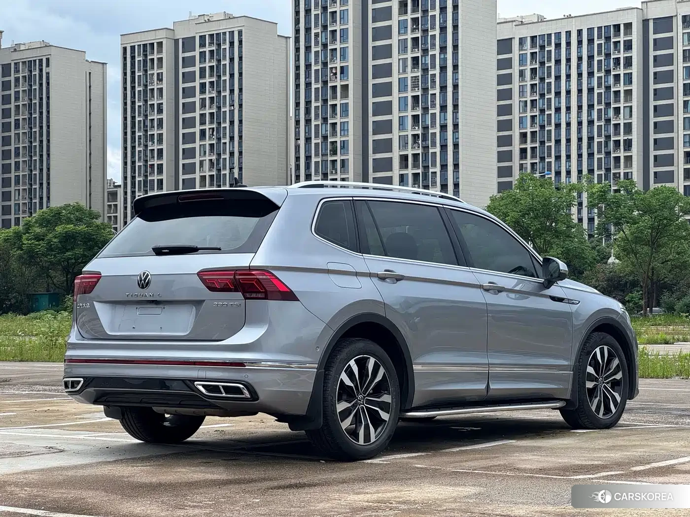 Volkswagen Tiguan L 2022 Silver/gray из Китая, фото 3