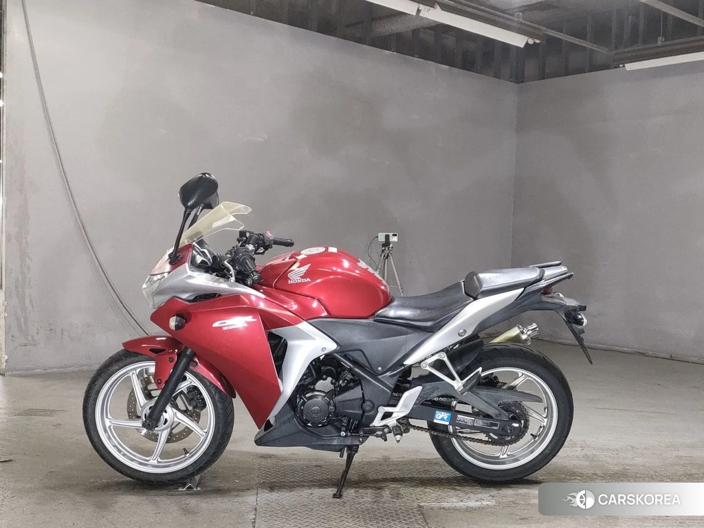 Проданный Honda CBR250R 2011 из Японии