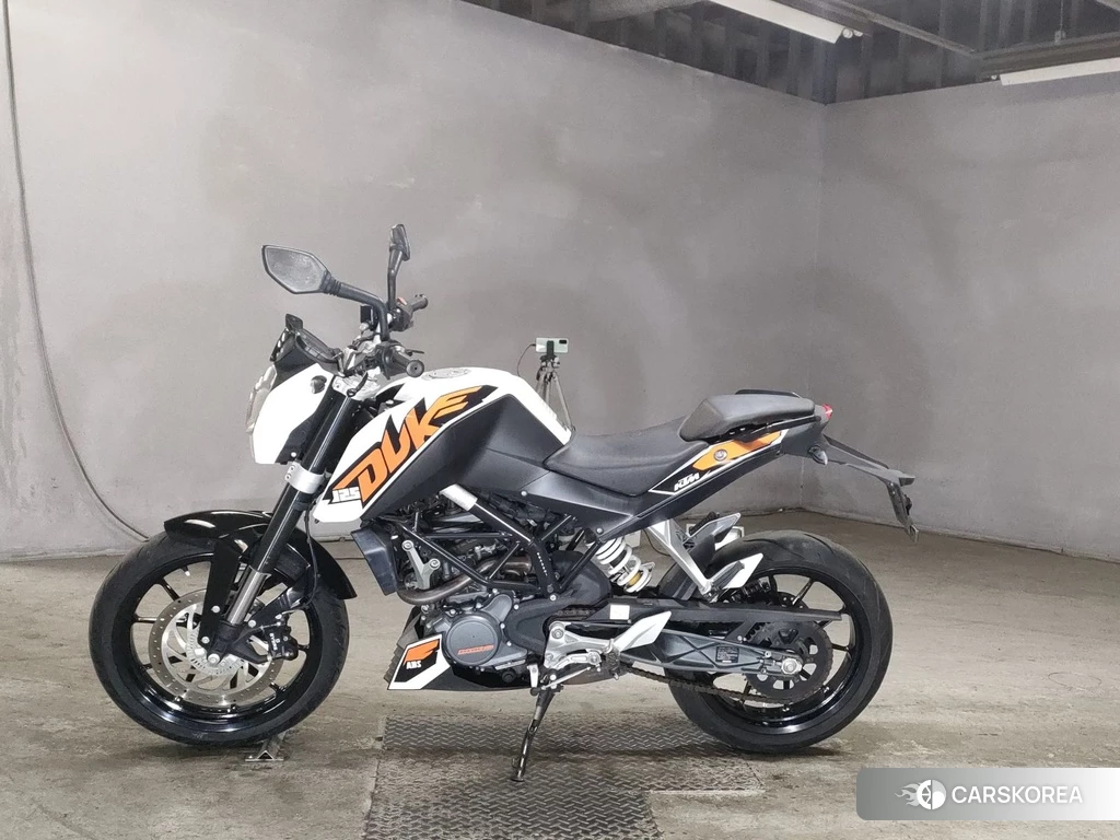 Проданный KTM 125 DUKE 2014 из Японии, фото 2