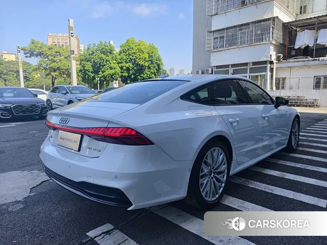 Audi A7 2021 Белый из Китая, фото 5