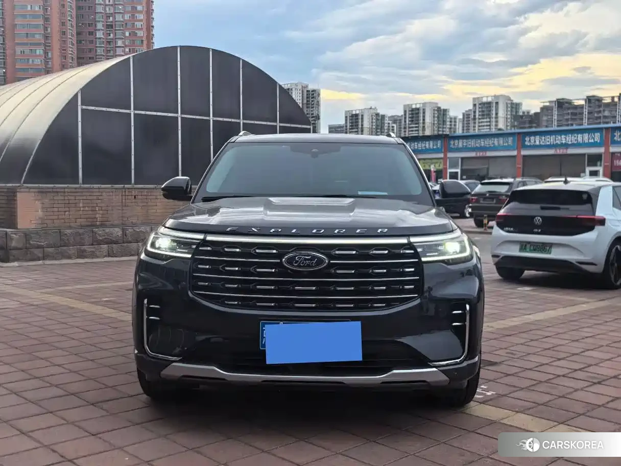 Ford Explorer 2023 Silver/gray из Китая, фото 5