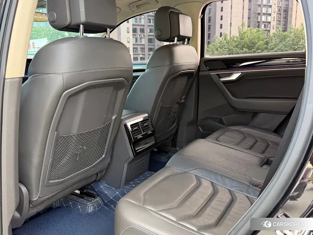 Volkswagen Touareg 2020 Черный из Китая, фото 2