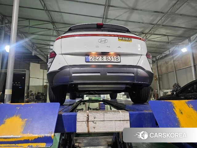 Hyundai Kona (SX2) 2024 Белый из Кореи, фото 2
