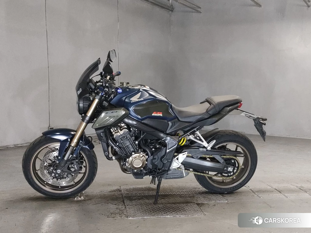 Проданный Honda CB650R 2021 из Японии