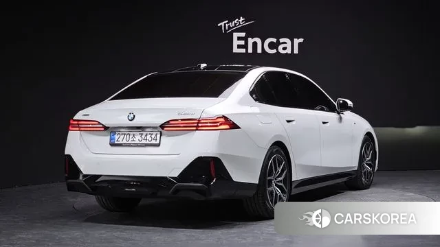 BMW 5 Series (G60) id 3739197 из Кореи 12