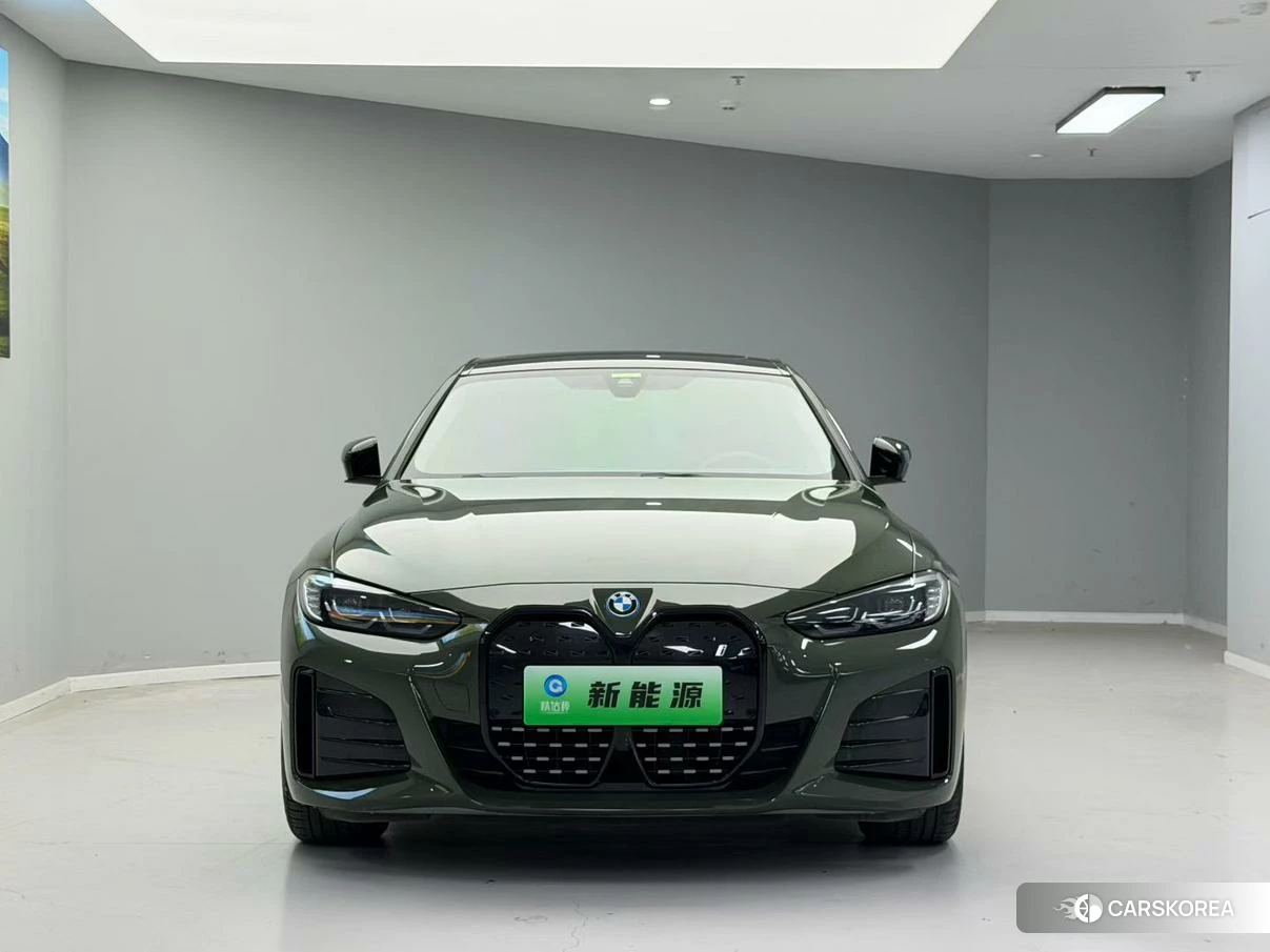 BMW i4 2023 Зеленый из Китая, фото 2